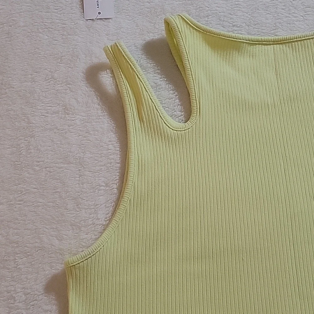 AMERICAN EAGLE OUTFITTER CROP TOP LARGE - Picture 7 of 8